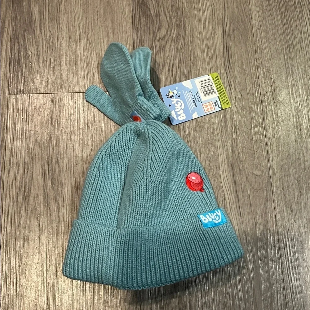 Berkshire Kids Blue Beanie and Mittens Set! Hat is lined!